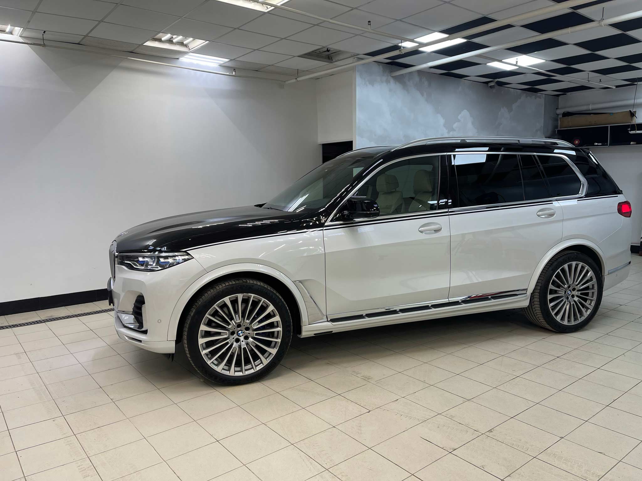 BMW X7 в два цвета